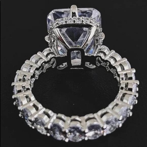 NEW 925 STERLING SILVER ENGAGEMENT DIAMOND RING, CUTE RING, SHINY RING. - Picture 6 of 6